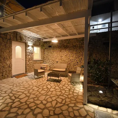 Belgodere Di Mezzavia Bed & Breakfast